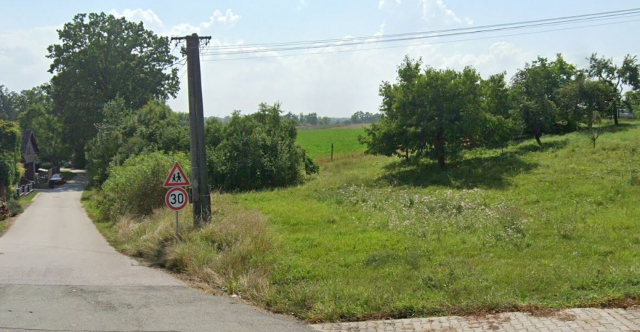 Prodej pozemků Svinišťany,  obec Dolany