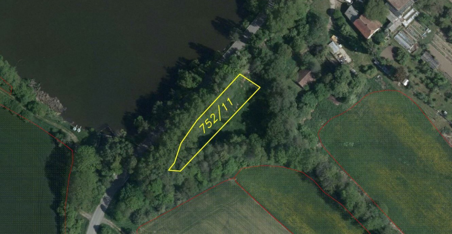 Prodej pozemku Čáslavice