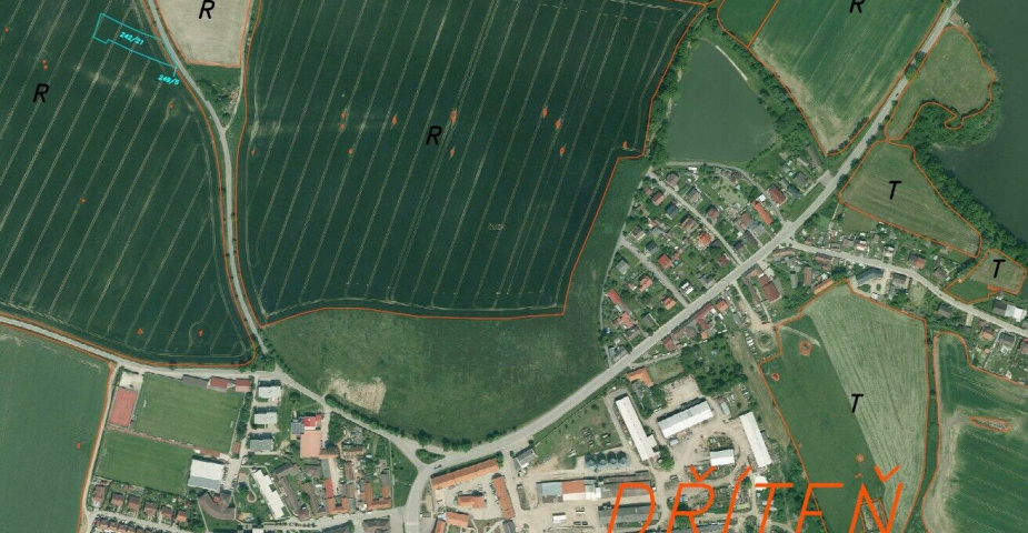 Prodej pozemků Dříteň