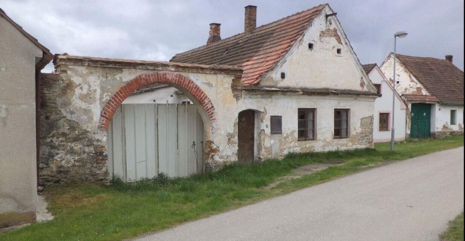 Prodej zemědělské usedlosti Dobřejovice u Hosína